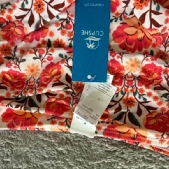 Cupshe Red Floral Bikini Bottoms — NWT Swimwear Bottom Only - Picture 2 of 3